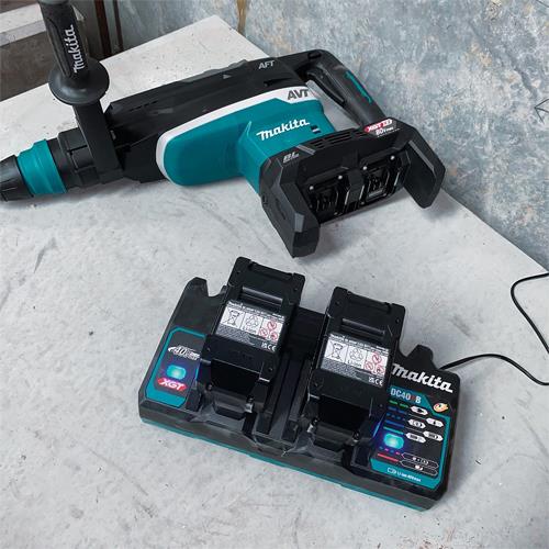 Makita DC40RB 40V Two-port Fast Charger