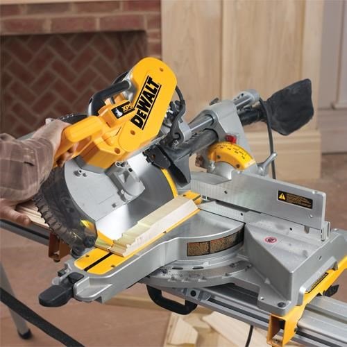 DeWalt DWS780 305mm Sliding Compound Mitre Saw With Blade (240v)